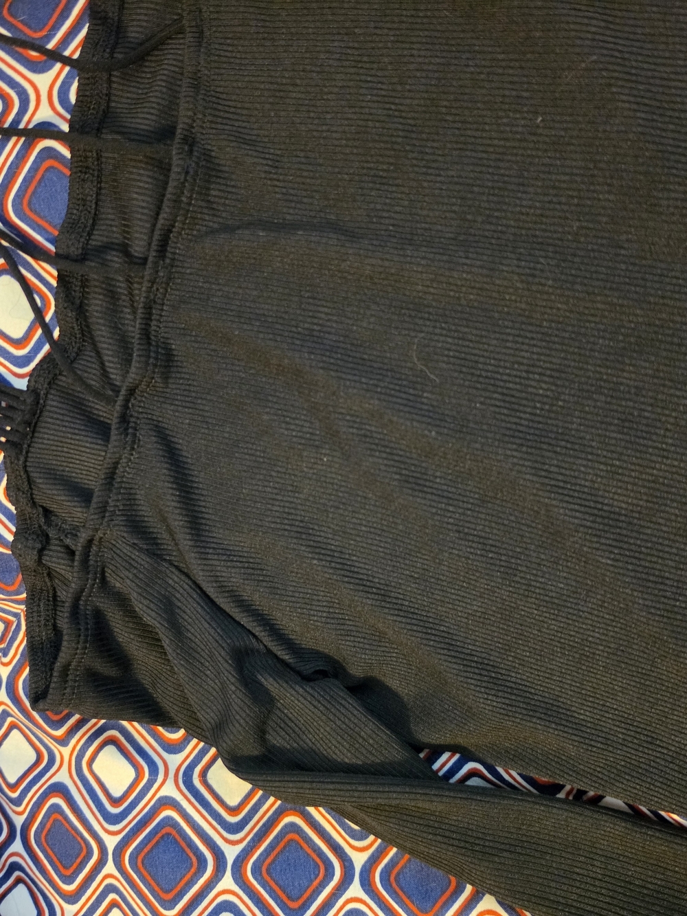 SHEIN Black Off-Shoulder Long Sleeve Crop Top - Picture 4 of 13
